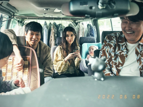 Phim Hàn Quốc gây xúc động: Kể về những đứa bé bị bỏ rơi ngay khi lọt lòng, khán giả kỳ vọng tại Cannes