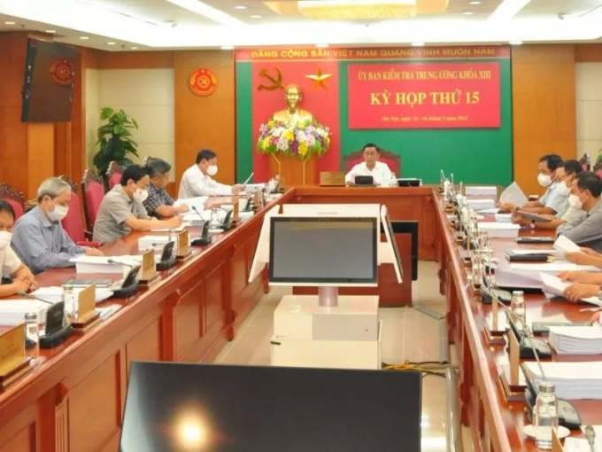 Đề nghị Bộ Chính trị xem xét kỷ luật ông Chu Ngọc Anh và ông Nguyễn Thanh Long