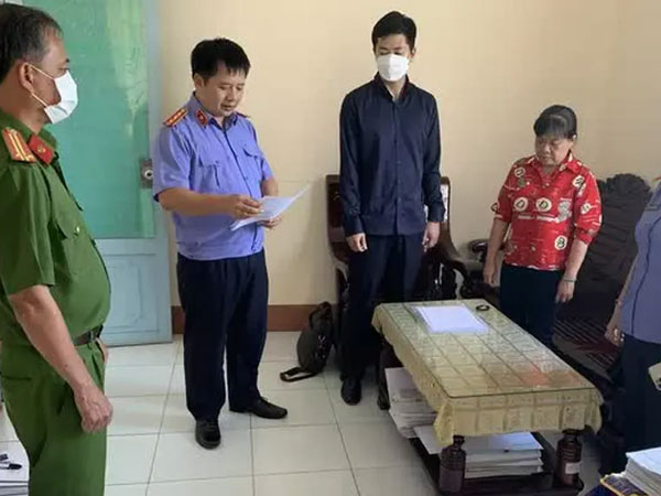 Chiếm đoạt tiền đương sự nộp, nguyên chi cục trưởng thi hành án bị bắt