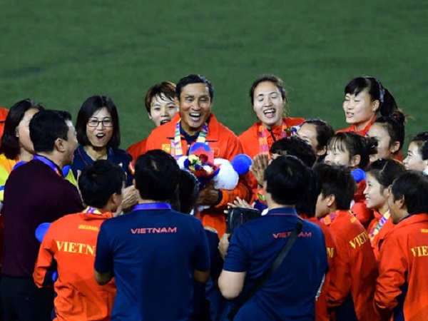 Trực tiếp SEA Games ngày 18/5: ĐT nữ Việt Nam giành quyền vào chung kết gặp Thái Lan