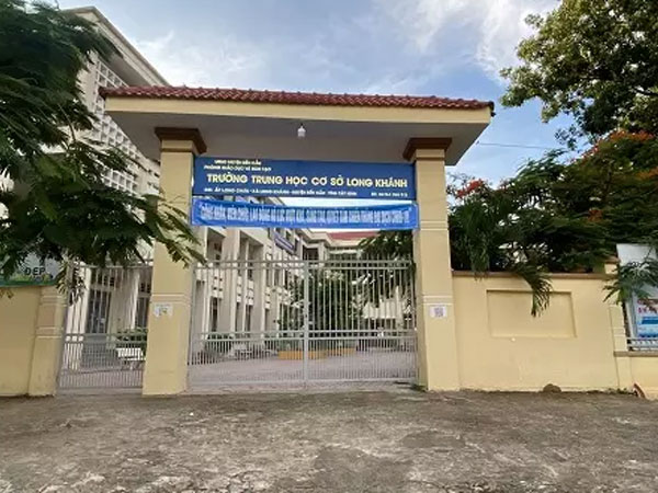 Công an điều tra vụ Phó hiệu trưởng bị tố sờ ngực nữ sinh