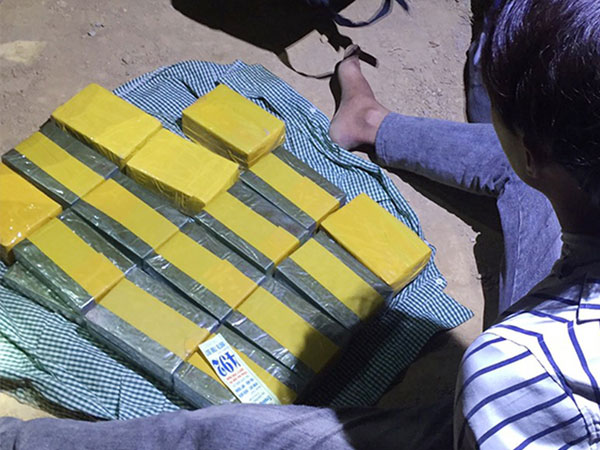 Hành trình triệt phá đường dây vận chuyển 115 bánh heroin