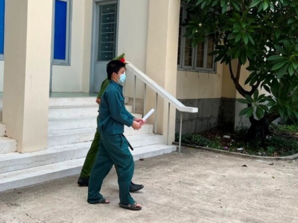 Giao cấu nhiều lần với bé gái, nam thanh niên lãnh 7 năm tù