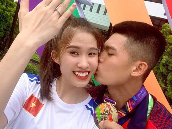 Sau màn cầu hôn tại SEA Games 31, Nguyễn Tiến Trọng viết thư ngọt ngào cho vợ sắp cưới