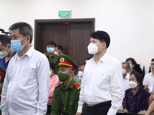 Cựu Thứ trưởng Y tế Trương Quốc Cường lĩnh án 4 năm tù