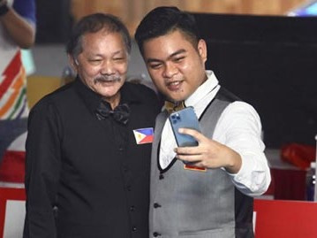 Cơ thủ thắng ‘phù thủy’ Efren Reyes được trao luôn HCV Bi-a, không cần đấu chung kết