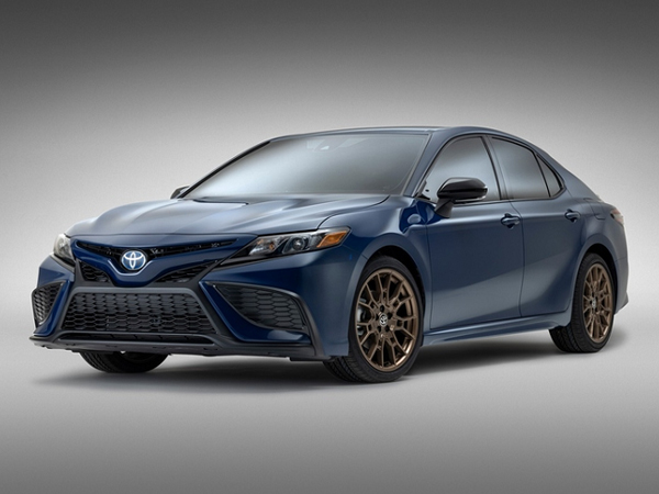 Toyota Camry 2023 thêm bản Nightshade thể thao và đậm cá tính hơn