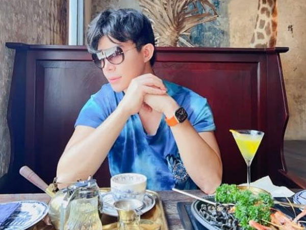 Nathan Lee 'chơi lớn' thuê luôn chuyên cơ riêng để 'tung hoành' Thái Lan, bận thế vẫn không quên 'khịa' Ngọc Trinh!