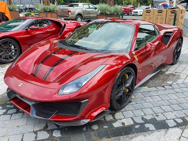 'Đập thùng' Ferrari 488 Pista Spider hơn 30 tỷ đồng cập cảng Đà Nẵng