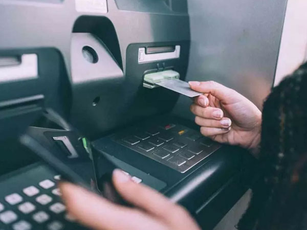 Năm ngân hàng cho phép thẻ căn cước công dân gắn chip rút tiền tại ATM