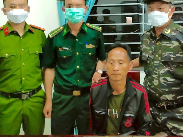 Đi buôn ma túy, mang theo 3 khẩu súng phòng thân