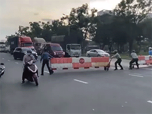 Cướp nhầm khu chung cư cao cấp, đôi bạn đạo chích 'mất cả chì lẫn chài'