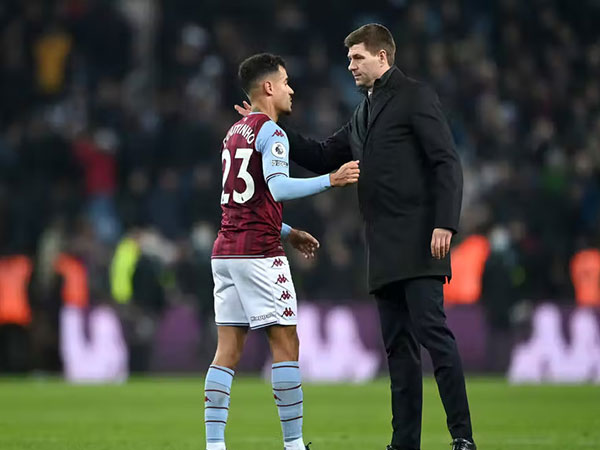 Aston Villa làm thế nào ngáng chân Man City giúp Liverpool lên ngôi?
