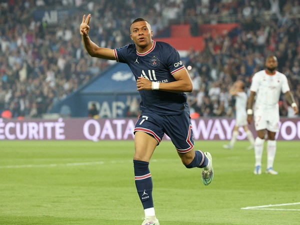 Mbappe lập hat-trick, PSG tiễn đối thủ xuống hạng