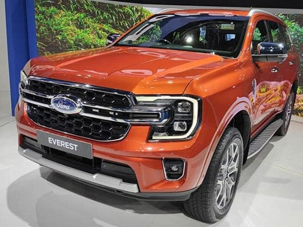 Ford Everest 2022 chạy thử trên đường phố Việt, ngày ra mắt rất gần