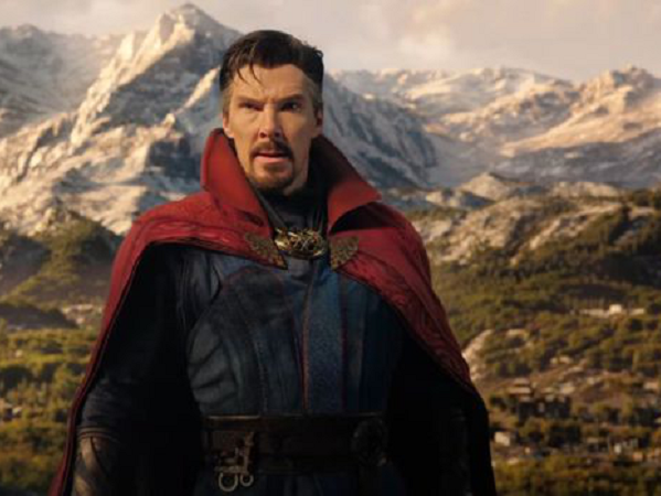 'Doctor Strange 2' vượt mốc 800 triệu USD