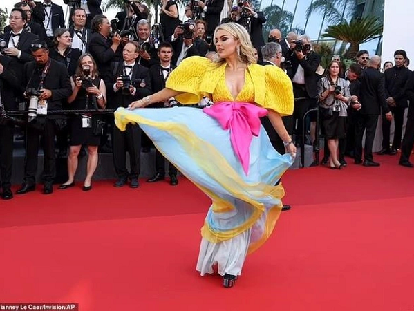 Trang phục thảm họa tại Cannes 2022: Từ tiên cá mắc cạn đến 'siêu anh hùng' khó hiểu không thiếu một ai