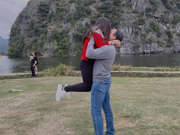 'Vua cá Koi' trở lại mạng xã hội với tinh thần 'phơi phới hy vọng' sau ồn ào đám cưới