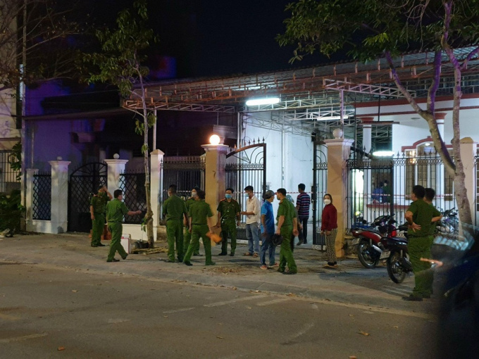 Con trai dùng gậy sát hại cha ruột dã man