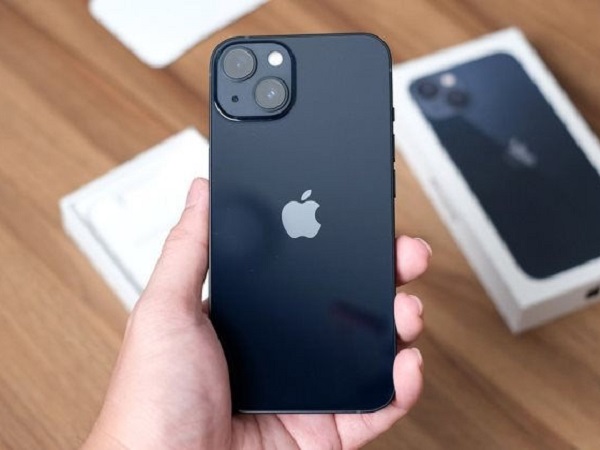 iPhone 13 là smartphone bán chạy nhất thế giới