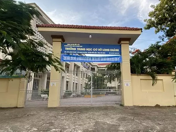 Thêm 2 nữ sinh tố phó hiệu trưởng dâm ô trong phòng làm việc, bản tường trình viết gì?