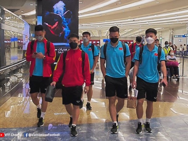 U23 Việt Nam đã tới UAE sau hơn 12 tiếng di chuyển
