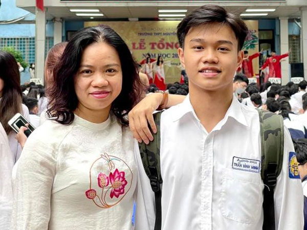 Con trai của cố nhạc sĩ Trần Lập: Mới tốt nghiệp cấp 3, đường nét khuôn mặt ngày càng giống bố