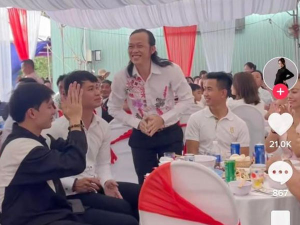 Xôn xao clip Hoài Linh xuất hiện tại một đám cưới, phản ứng của mọi người xung quanh ra sao khi nam danh hài xuất hiện?