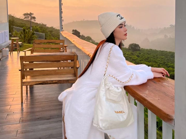 Giữa ồn ào mua đất ảo, Ngọc Trinh gửi lời cảm ơn tới người hâm mộ: 'Mình sẽ cố gắng không để mọi người thất vọng'