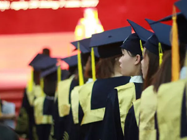 Giảng viên đại học công lập: Người hơn 10 triệu, người 200 triệu/tháng