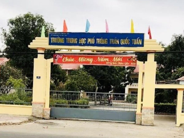 Nghi vấn nữ sinh lớp 11 bị rạch mặt: Hiệu trưởng lên tiếng