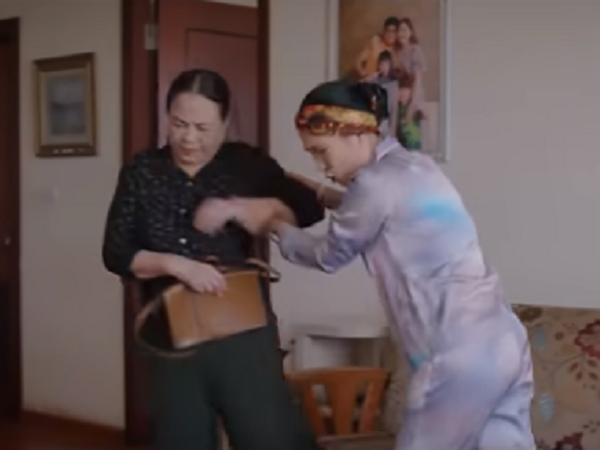 Thương ngày nắng về 2 tập 25: Bà Hiền bắt bà Nga quỳ xuống cầu xin nếu muốn cứu vãn hôn nhân của Khánh - Đức