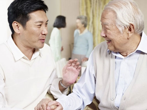 Trước khi mất, bố vợ dúi vào tay tôi một tờ giấy, nhìn công thức bí truyền của dòng họ trong đó mà tôi giật mình sửng sốt