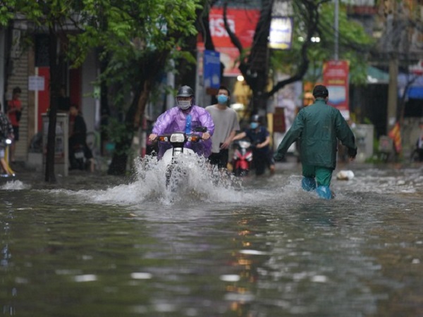 Sau cơn mưa lớn kỷ lục 36 năm ở Hà Nội chiều qua, miền Bắc tiếp tục có mưa