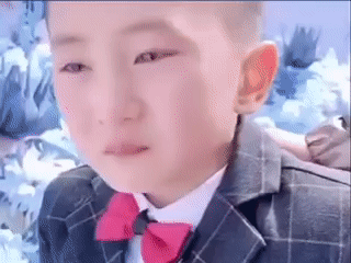 Cậu bé khóc không thành tiếng trong đám cưới anh trai vì nhận ra danh tính bất ngờ của cô dâu