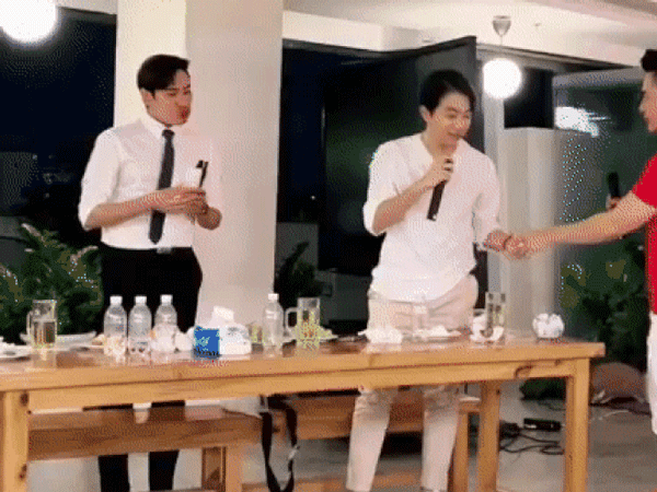 Kiều Minh Tuấn chính thức lộ diện hậu ồn ào chia tay Cát Phượng, vóc dáng gầy gò gây chú ý