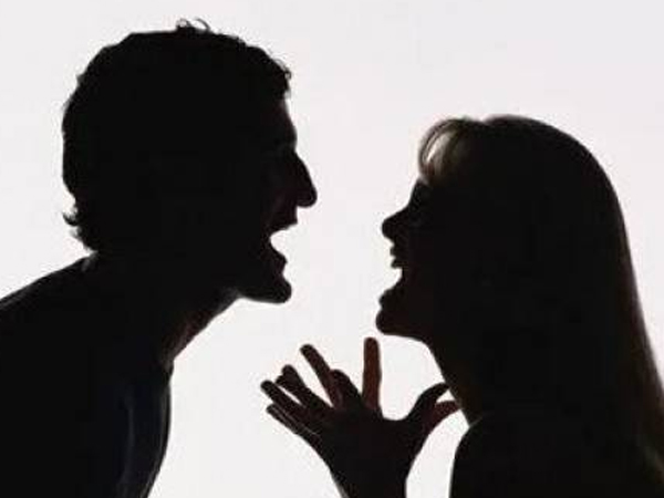 Chồng giấu chuyện 'bất lực' còn hay bạo hành khiến người vợ phải báo cảnh sát