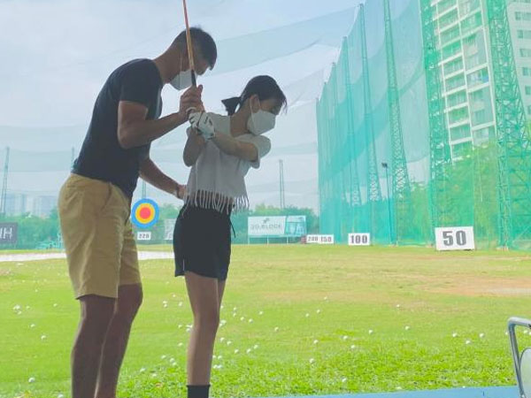Công Vinh hiếm hoi khoe ảnh con gái cưng với chiều cao gây choáng, lại còn thừa hưởng đam mê thể thao y hệt bố