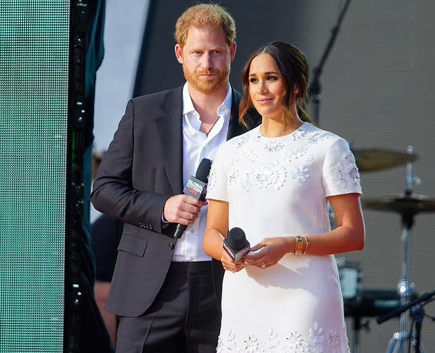 Harry, Meghan nhận tin đặc biệt xấu ngay trước ngày trở lại Hoàng gia Anh