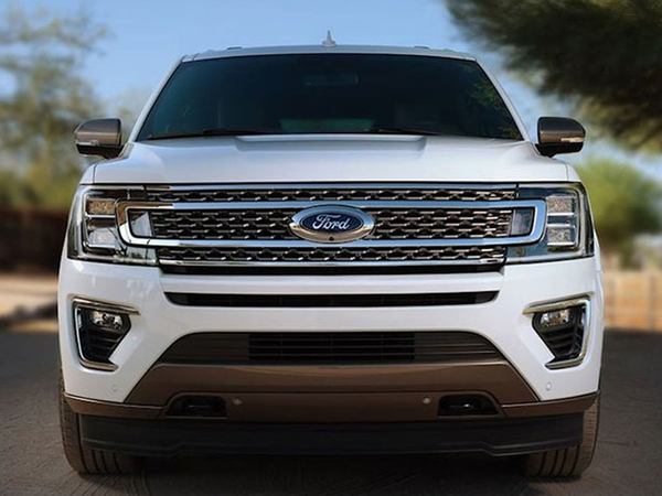 Hãng xe Ford cảnh cáo các đại lý bán ôtô kiểu 'bia kèm lạc'