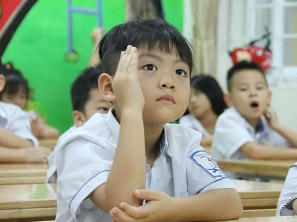 Phụ huynh tâm tư vì con 'toàn 9, 10 mà vẫn không xuất sắc'