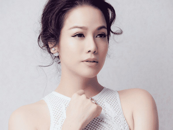 Sau nhiều năm ly hôn, Nhật Kim Anh gây chú ý khi bày tỏ quan điểm về chuyện yêu đương nhưng lại khá tiêu cực