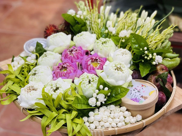 Mâm lễ cúng Tết Đoan Ngọ gần 2 triệu đồng 'đắt như tôm tươi', cửa hàng online chốt cả trăm đơn/ngày
