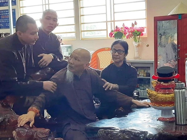 Vụ 'Tịnh thất Bồng lai': Em gái Lê Tùng Vân 'mất tích' khi công an ra quyết định khởi tố