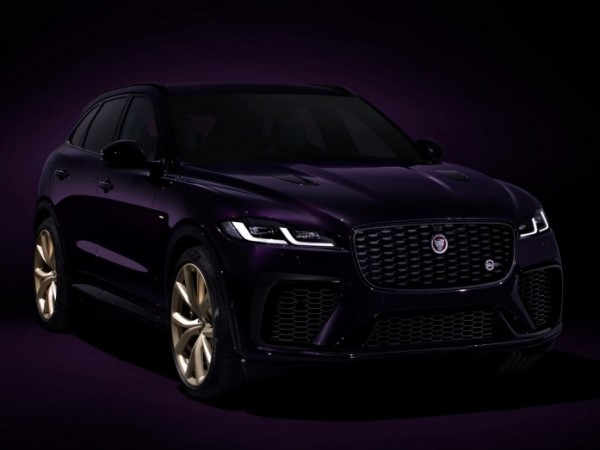 Jaguar ra mắt phiên bản đặc biệt lấy cảm hứng từ xe đua cho F-Pace SVR
