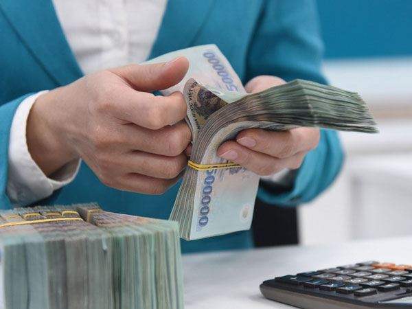 Hỗ trợ lãi suất 2%: Cảnh giác với nợ xấu, không hạ chuẩn cho vay