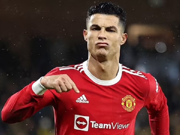 Ronaldo: 'Tôi không theo đuổi kỷ lục, kỷ lục theo đuổi tôi'