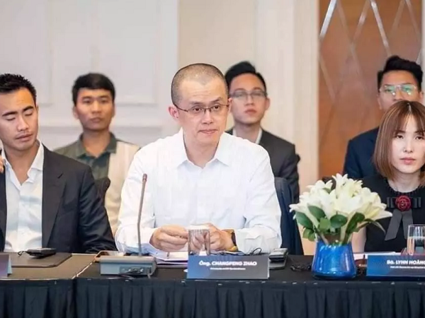 Tỷ phú giàu nhất giới tiền số toàn cầu đến Hà Nội