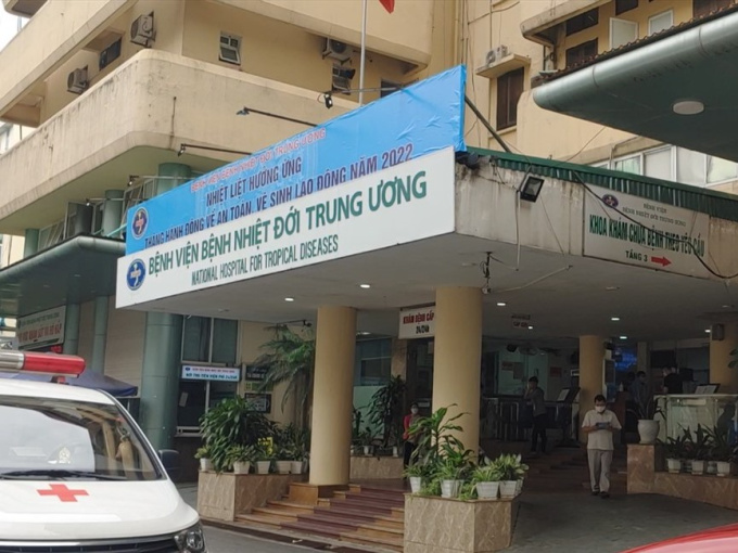 Hàng loạt nghi vấn về hàng viện trợ chống dịch tại BV Bệnh Nhiệt đới TW