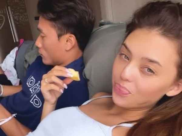 Vợ chồng son Bùi Tiến Dũng khoe khoảnh khắc đời thường, ngầm đáp trả tin đồn mang bầu trước khi cưới